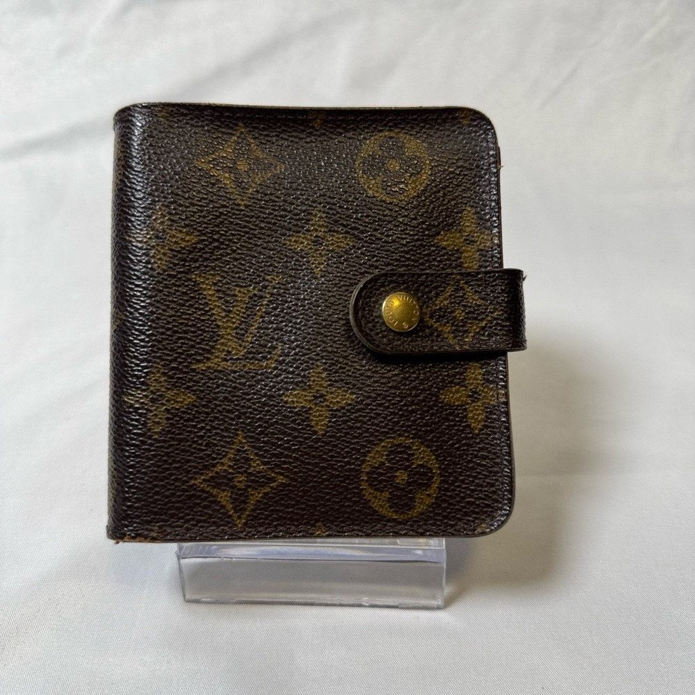 Louis Vuitton Vintage Compact Wallet – Monogram Canvas